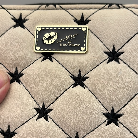 💙LUV BETSEY BY BETSEY JOHNSON WALLET *EUC* - Picture 4 of 6